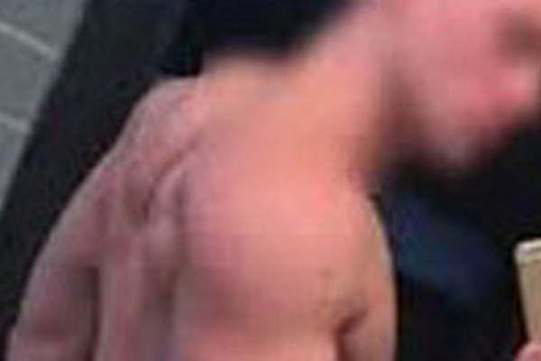 Viralizan en Facebook y Whatsapp fotos de un joven desnudo