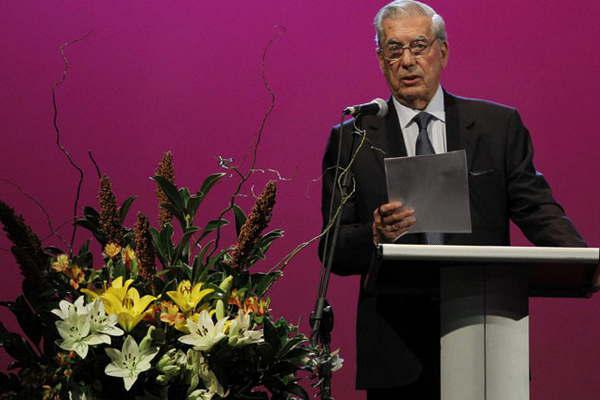 El populismo es una enfermedad de derecha y  de izquierda sostuvo el escritor Vargas Llosa