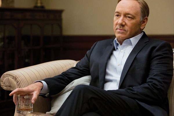 Spacey cada vez maacutes complicado