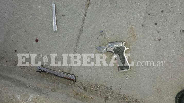 Lo atacaron a golpes y lo amenazaron con un arma por un celular