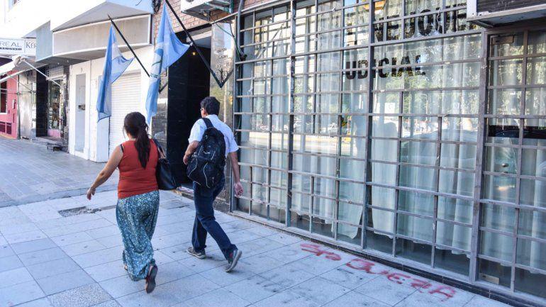 Santiaguentildeo se haciacutea pasar por vendedor de autos y estafaba a rionegrinos