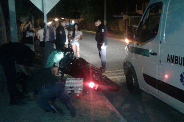 Delincuentes balearon a dos policiacuteas mientras  eran perseguidos por pleno centro de Las Termas 