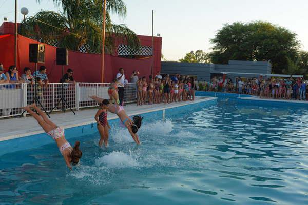 En viacutesperas del verano  se alistan las colonias de  vacaciones en Santiago