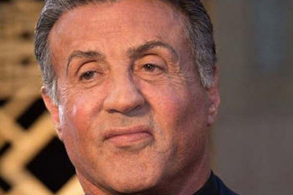 Sylvester Stallone negoacute la acusacioacuten de abuso sexual por parte de una fan