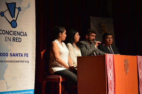 Jornadas en la Unse contra  el grooming y ciberbullying 