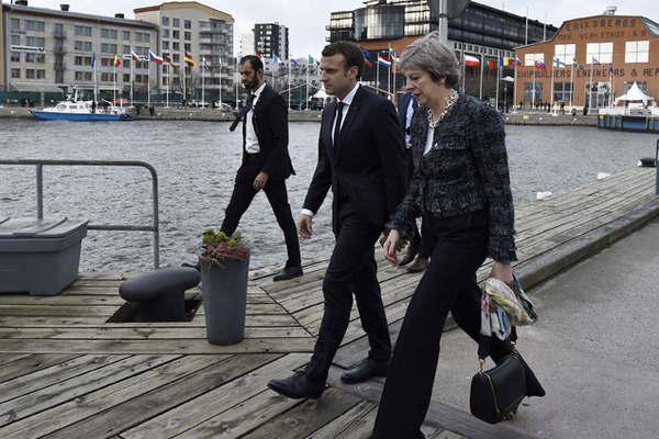 La UE emplazoacute al Reino Unido para que avance en la separacioacuten de Irlanda