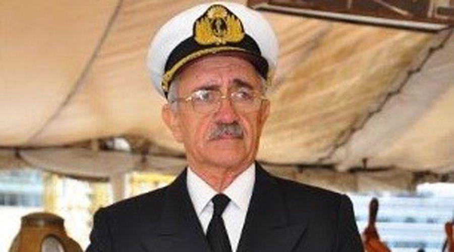 El primer comandante que tuvo el ARA San Juan llevoacute esperanza a familiares