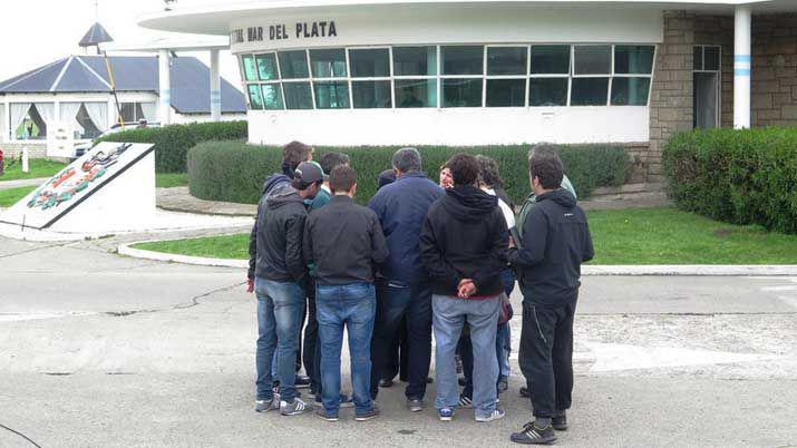 Submarino desaparecido- Enviacutean psicoacutelogos para contener a las familias