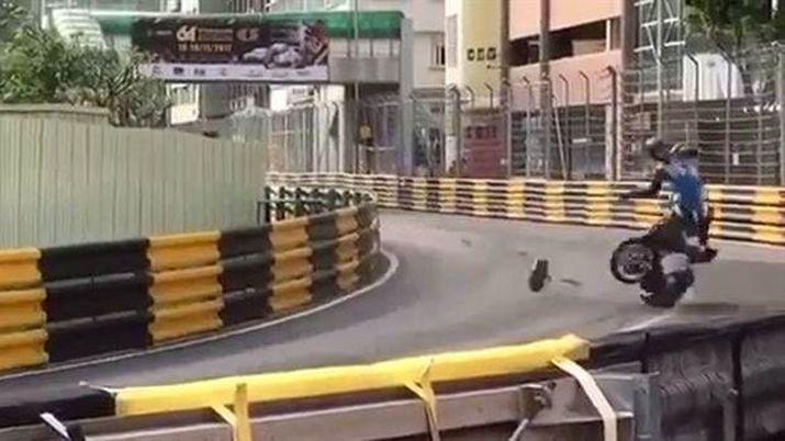 Un motociclista murioacute tras estrellarse contra una barrera en el GP de Macao