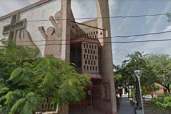 Delincuentes robaron y causaron dantildeos en el templo de Santa Rosa de Lima