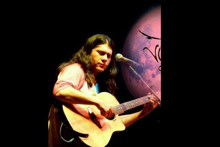 Santiago Suaacuterez lleva por el paiacutes a Vislumbre del Esteko