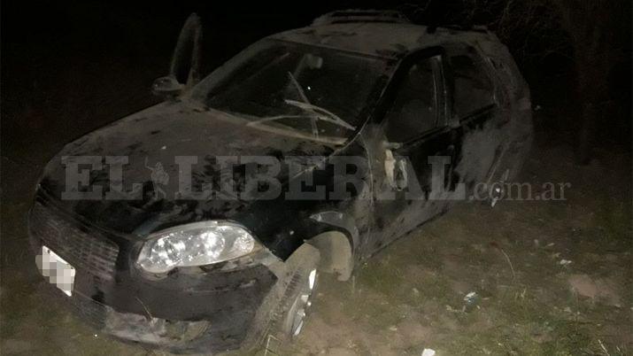 Cuatro personas se salvaron de milagro tras un violento vuelco