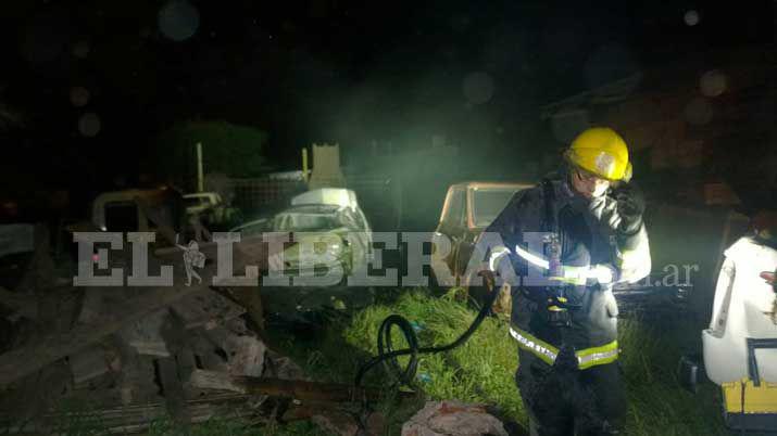 Otro vandaacutelico ataque en el cuartel de bomberos de Quimiliacute