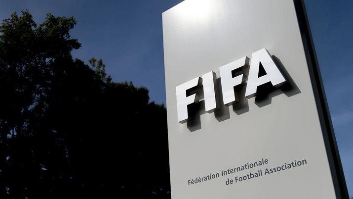 La FIFA suspendioacute de por vida a tres dirigentes corruptos