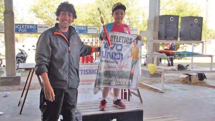 Thiago Amiacuten y Agostina Diacuteaz corrieron los 4 kiloacutemetros y alcanzaron el primer puesto en la categoriacutea Infantiles