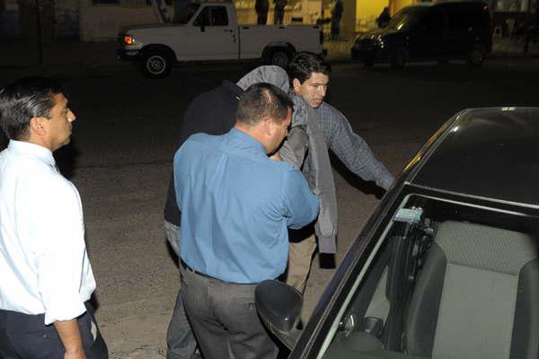 Cae tras dejar tendal de estafas con cheques por casi 150000