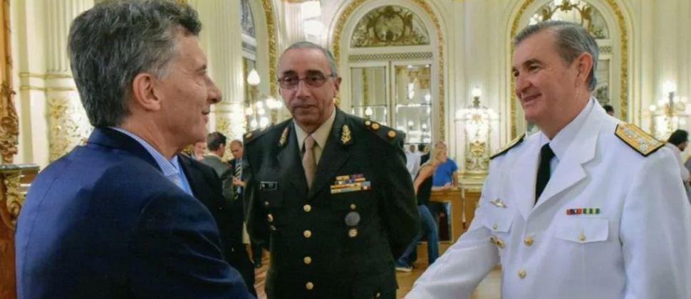 Macri relevariacutea a toda la cuacutepula de la Armada Argentina