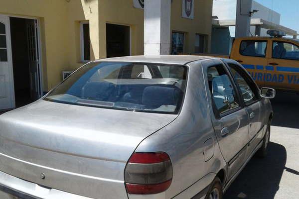 Recuperan un automoacutevil robado en Buenos Aires