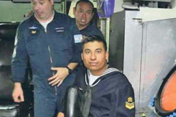 Mi hermano siempre nos dijo que corriacutea riesgos y que el diacutea que partiacutea al mar eacutel podiacutea volver o no