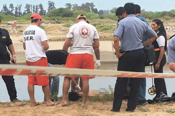 Hallan el cuerpo del joven en el riacuteo e investigan las causas de su muerte