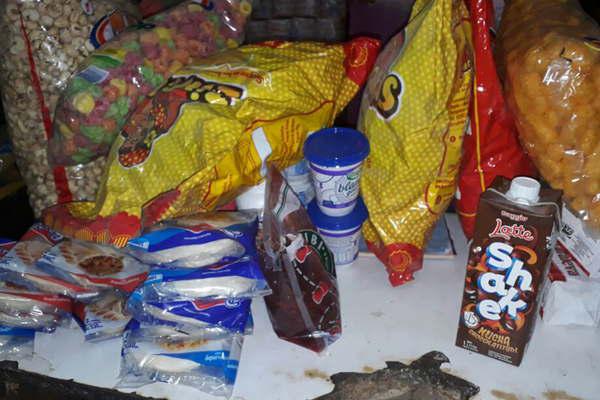 Secuestran maacutes de 50 kg de mercaderiacutea no apta para la venta