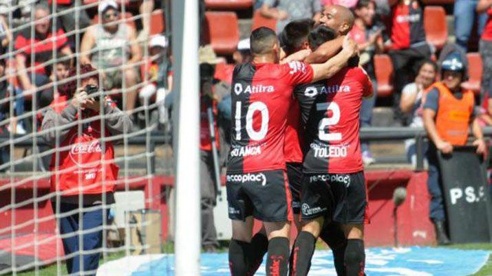 Colón quiere una victoria para estirar su invicto ante Tigre