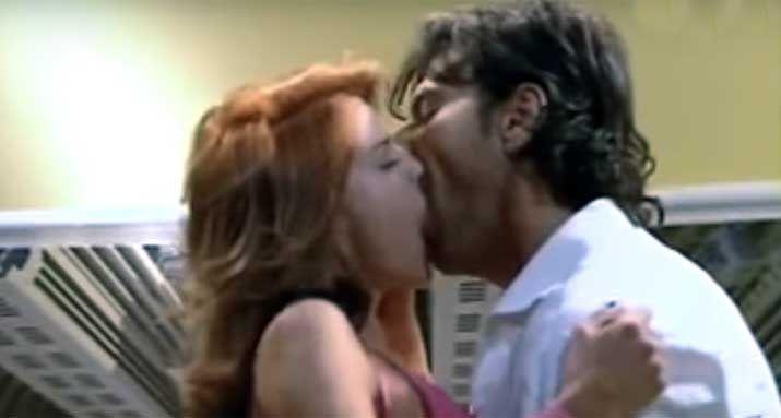 Calu Rivero en una escena sexual con Juan Dartheacutes- No paraba de besarme