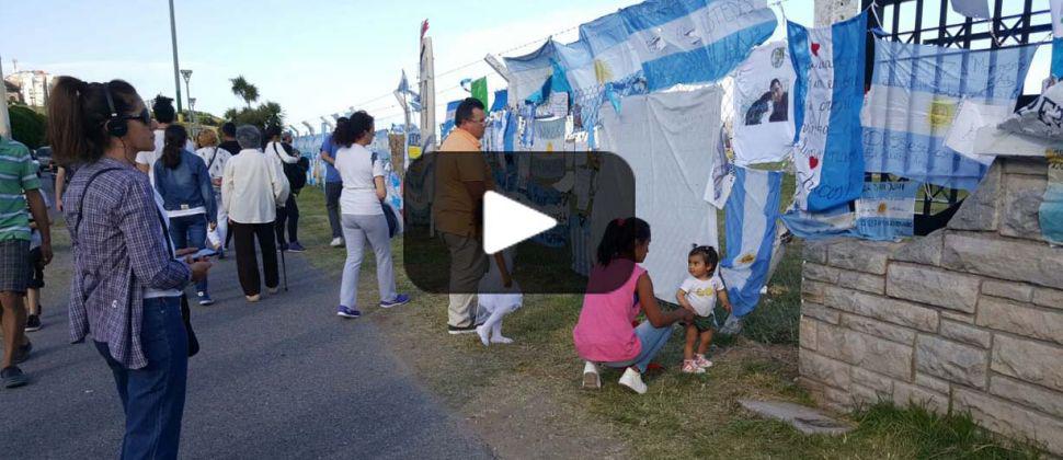 VIDEO Familiares convirtieron la Base Naval en un santuario