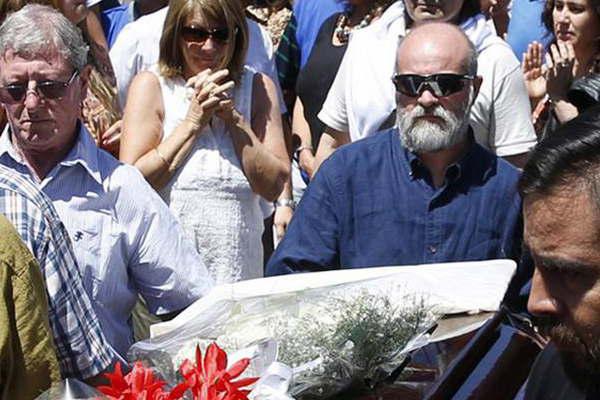Inhumaron los restos de Santiago Maldonado en ceremonia privada