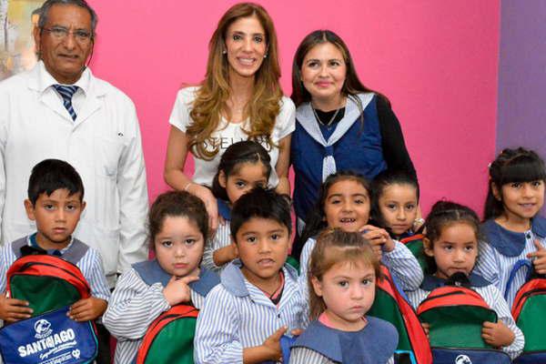 La gobernadora inauguroacute un nuevo edificio  de jardiacuten de infantes y otras obras en Siliacutepica
