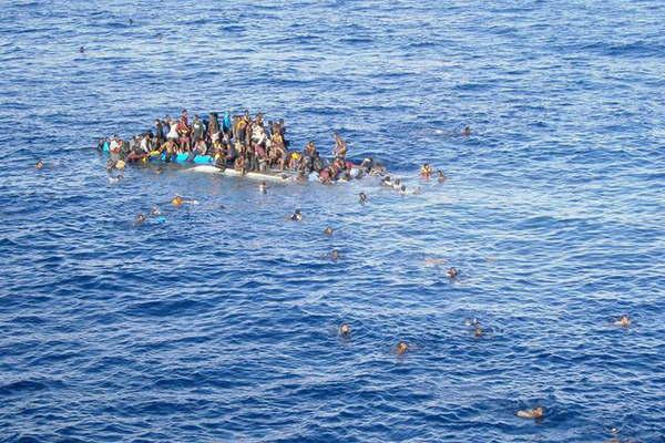 Diez refugiados mueren cada diacutea  en el Mediterraacuteneo