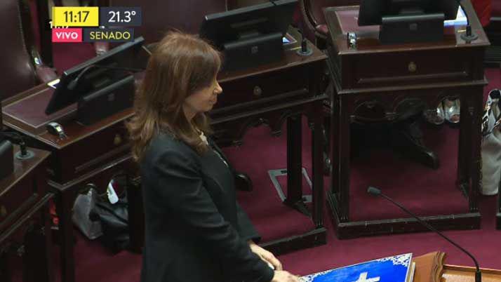 En plena crisis peronista Cristina Kirchner juroacute en el Senado