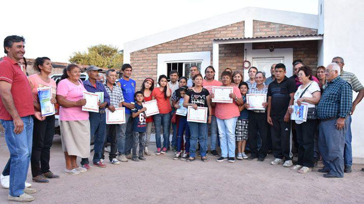 Entregan viviendas sociales en el Dpto Ojo de Agua
