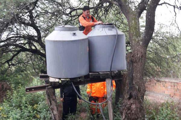 Halcoacuten y Duque participaron de la buacutesqueda de Carlos Zaacuterate