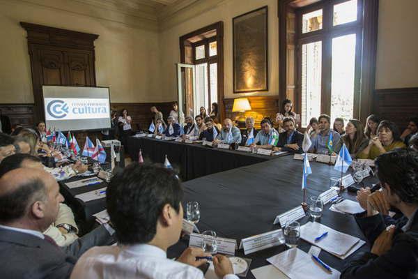 Santiago participoacute de la reunioacuten del Consejo Federal de Cultura
