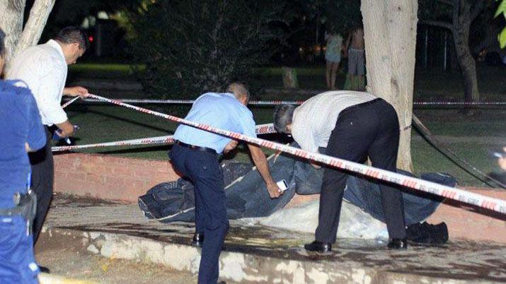 Lo matoacute un rayo cuando esperaba a su novia en una plaza