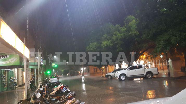 El cambio se hizo presente en Friacuteas con una copiosa lluvia