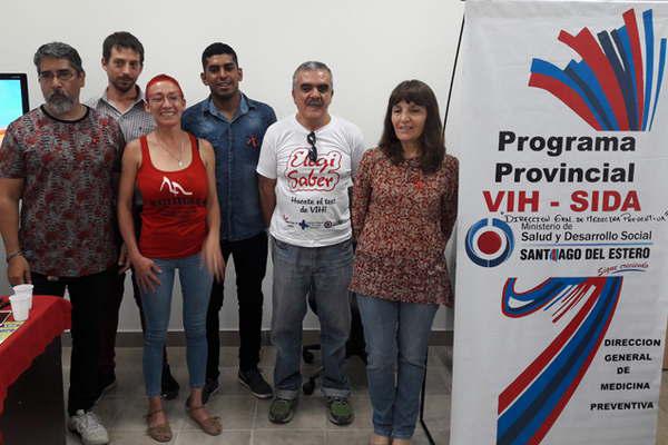 Salud y las organizaciones de la sociedad trabajan en conjunto para dar respuesta al VIH