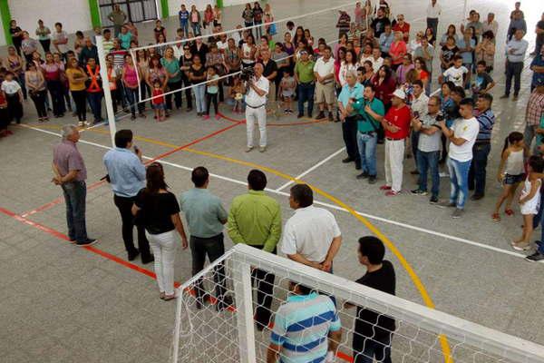 Nuevo polideportivo para los estudiantes y vecinos de Sumampa
