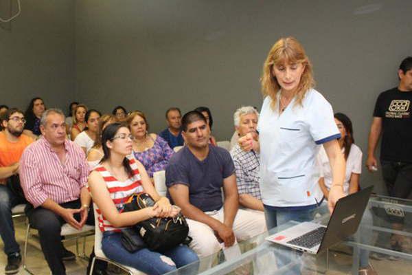 Capacitaron a gastronoacutemicos en praacutecticas de manufacturas