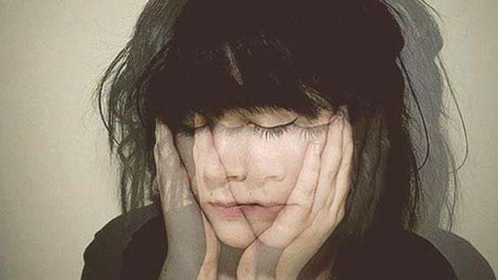 Psicosis- la peacuterdida de la realidad y la inminente adaptacioacuten de la familia con el paciente