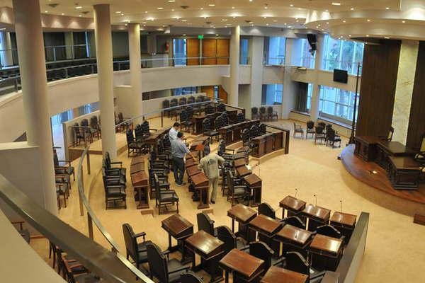 Diputados provinciales electos juran mantildeana a las 9 en la Legislatura