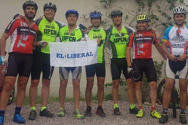 Santiaguentildeos esperanzados peregrinan hacia el encuentro con la Virgen del Valle