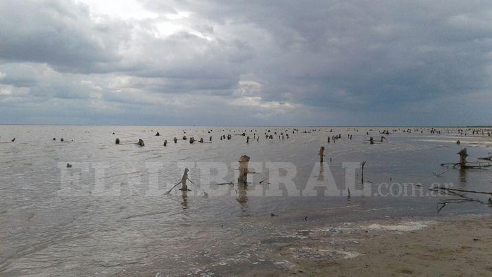 La bajante del lago dejoacute a la vista vestigios del pasado