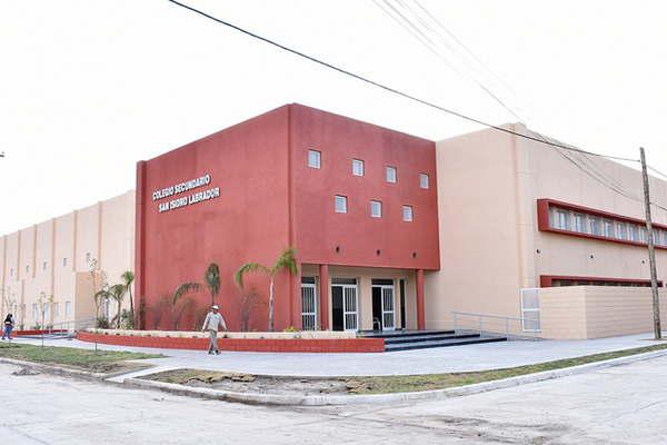 Inauguraron moderno edificio de la secundaria San Isidro Labrador