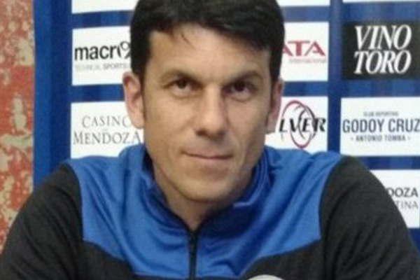 Mauricio Larriera renuncioacute a su cargo de entrenador en el Tomba