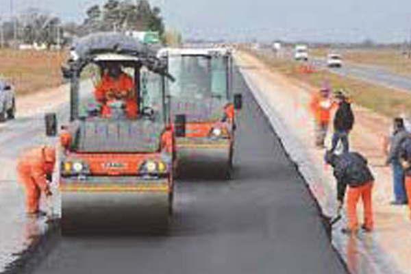 Transporte indicoacute que es reacutecord el consumo de asfalto