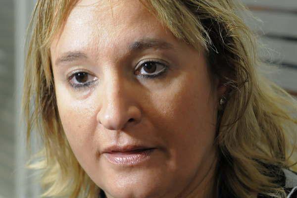 Saltentildeo despegoacute a su madre de graves acosos sexuales a santiaguentildeos