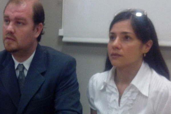 Pareja libre por desguace de autos flojos de papeles