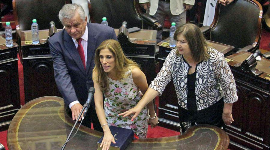La Dra Claudia de Zamora juroacute como diputada nacional junto con Abdala de Matarazzo e Infante